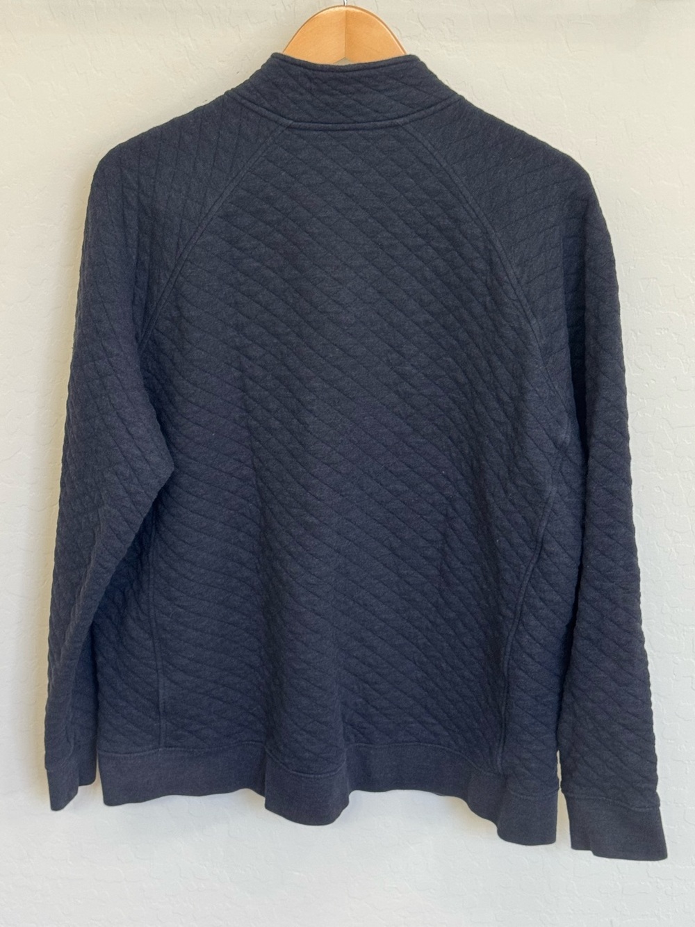 Eddie Bauer Men's XL Black Quilted Mock Neck 1/4 Snap Henley Pullover Sweatshirt - Picture 3 of 4